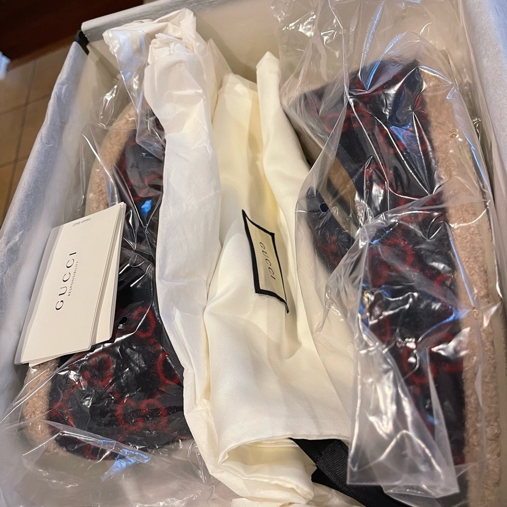 Gucci Fria Loafers - Picture 3 of 3